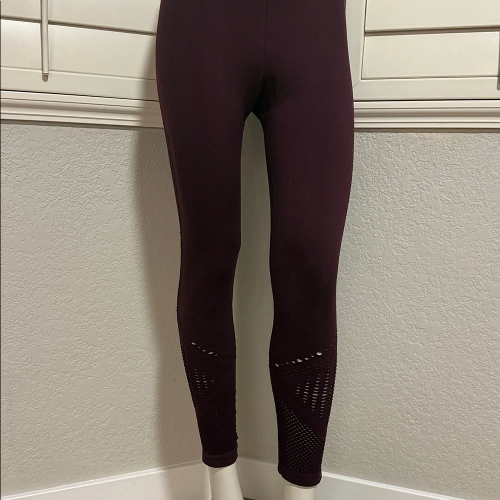 Athleta Halasana Seamless 7/8 Tight Leggings - Picture 6 of 12